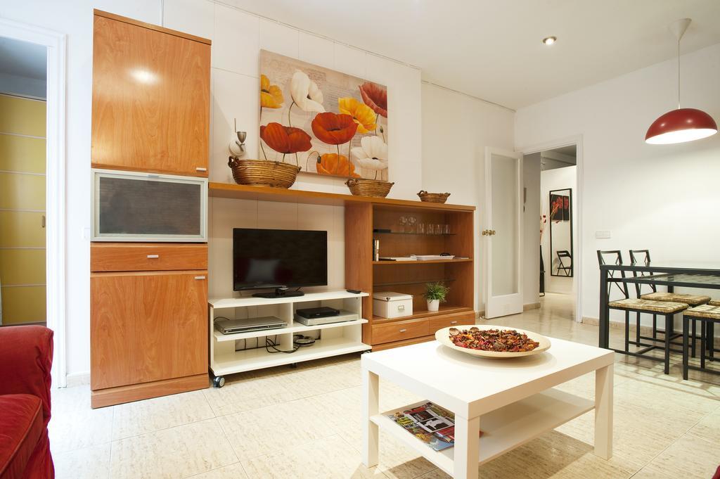 Rainbow Apartment Barcelona Room photo