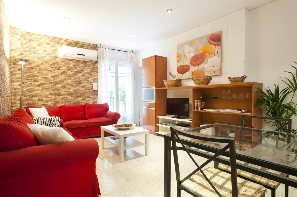 Rainbow Apartment Barcelona Room photo