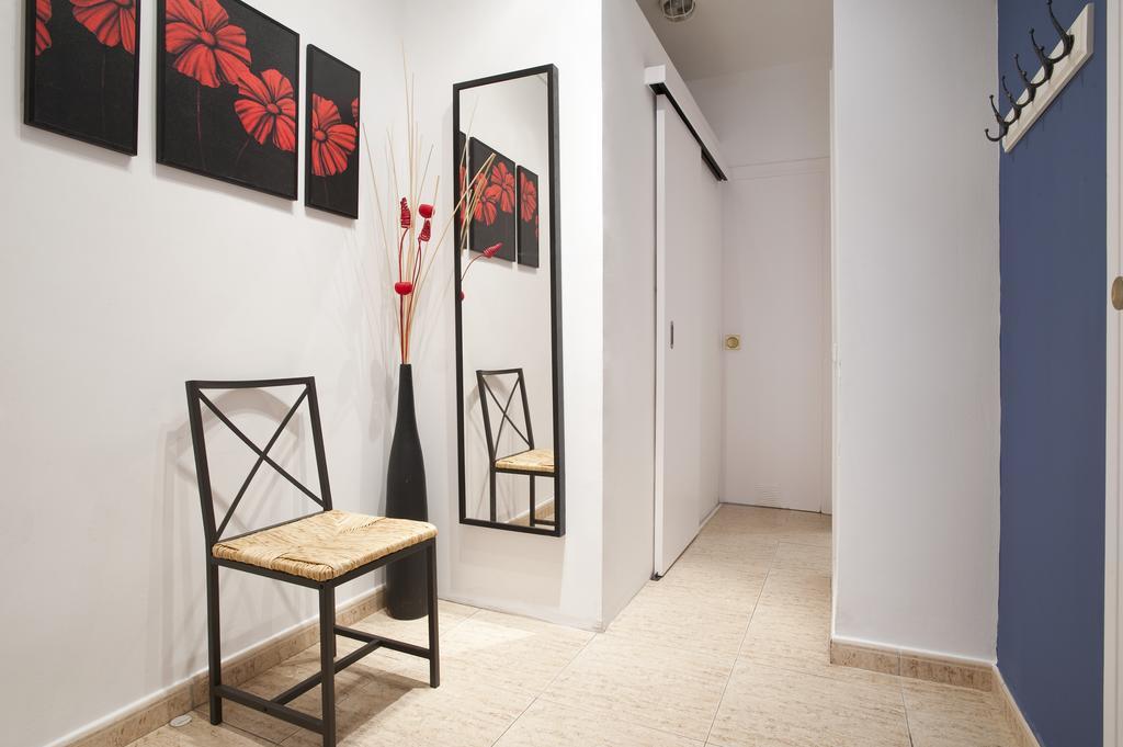 Rainbow Apartment Barcelona Room photo